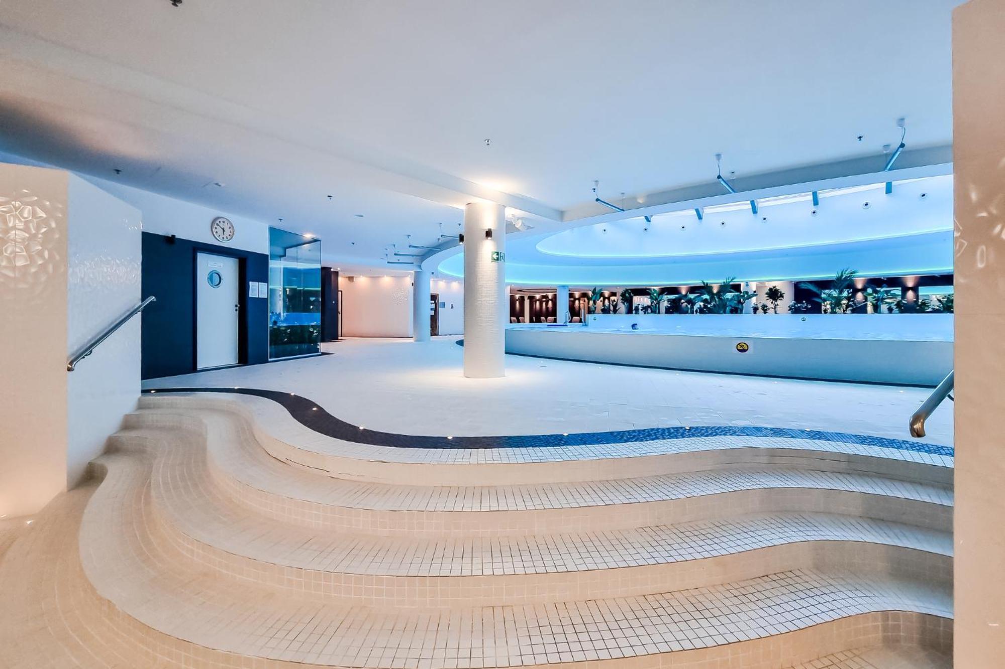 Hanza Tower Apartment No. 524 - Swimming Pool, Jacuzzi, Balcony 슈체친 외부 사진